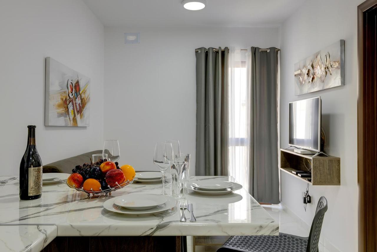 Апартаменти Chic 2Br Penthouse Steps From The Promenade Сліма Екстер'єр фото